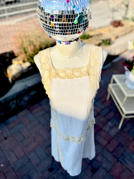 𝅺NEIMAN MARCUS SLEEVELESS COSTAL VINTAGE DRESS WITH TAN LACE OVERLAY - Picture 5 of 8